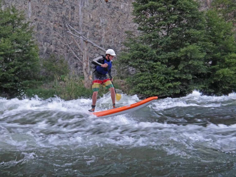 SUP Surfing