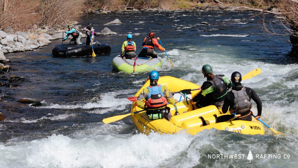 Raft rescue training on the Hood River