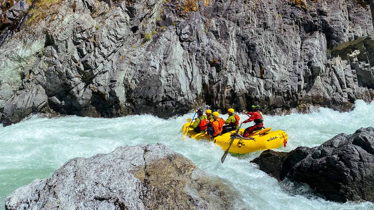 Paddle Raft in Green Wall Rapid on the Illinois River