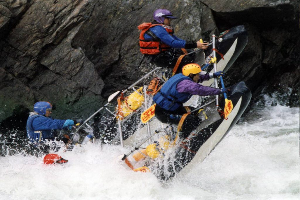 “Banana” 4-person Cat Runs Clavey Hole on the Tuolumne at 5500cfs with Rookie Crew (It didn't flip!)