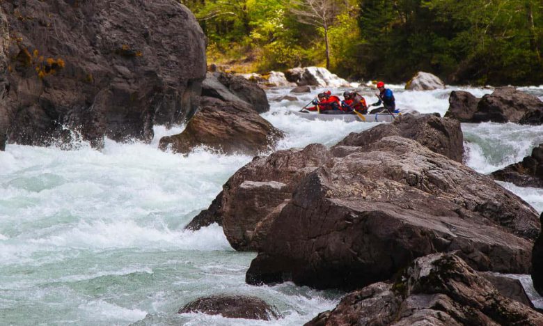 Paddle boat in Green Wall Rapid