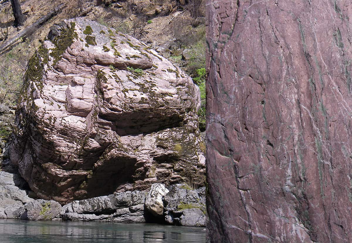 Cherty Boulder on the Illinois River