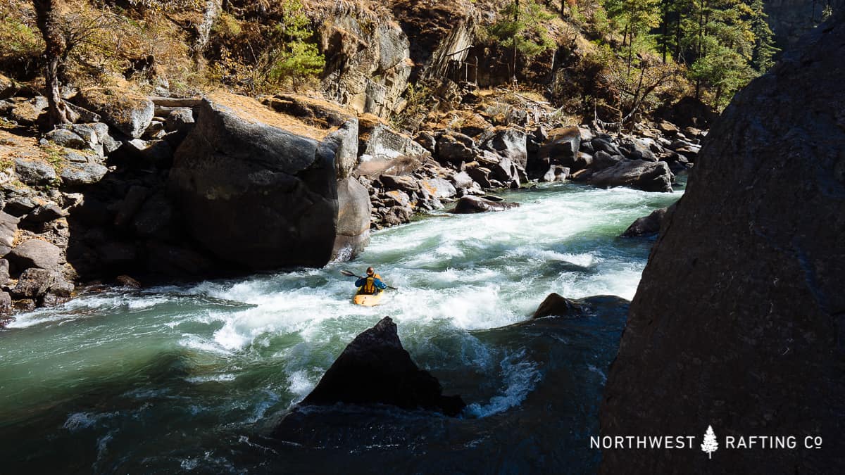 Kayaking the Chamkar Chhu Gorge