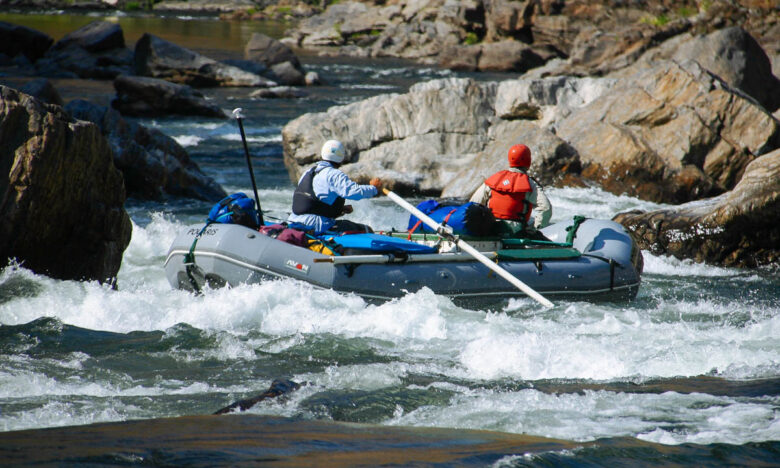 Rowing and oar raft on the Tuolumne River