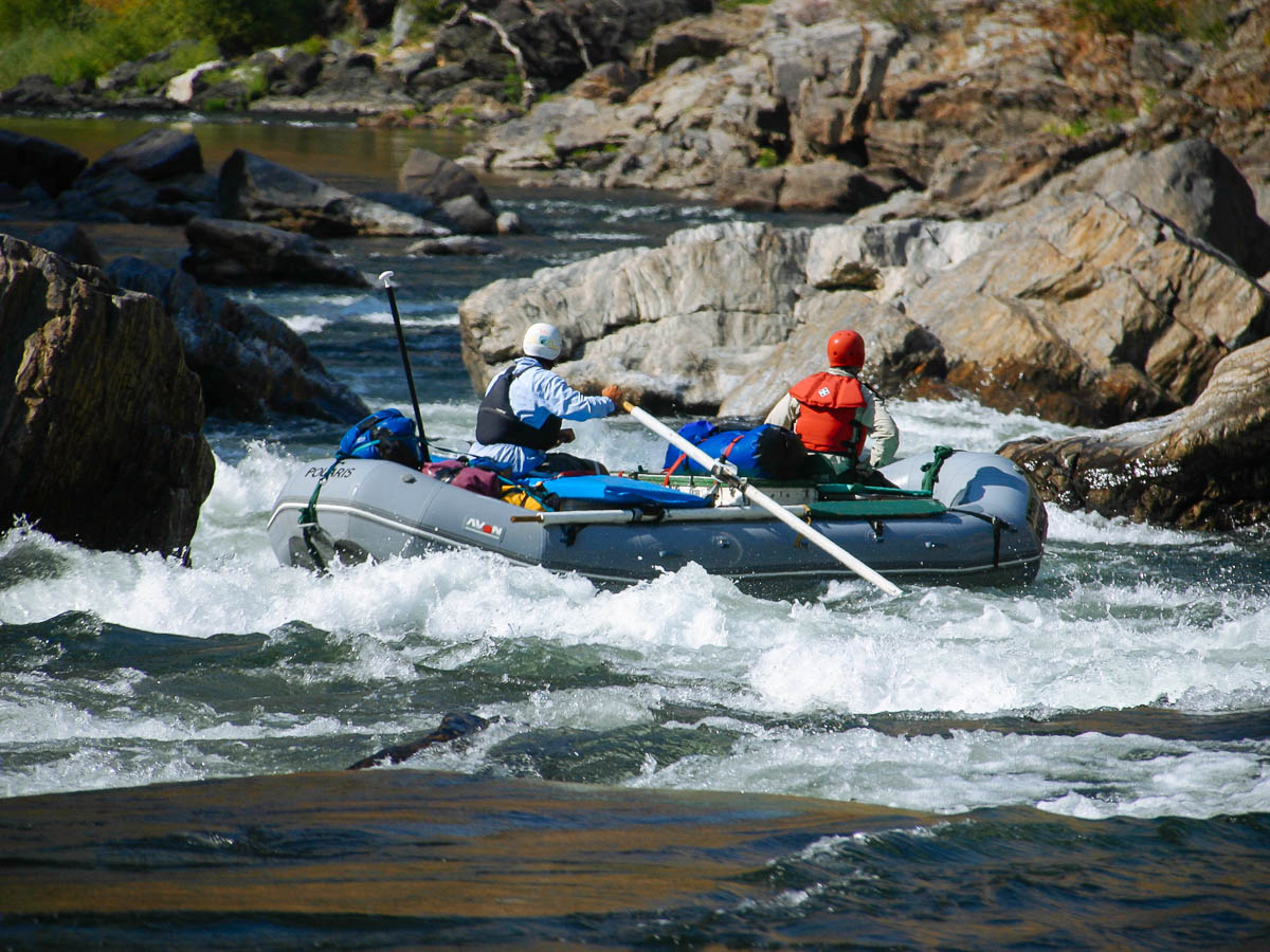 Rowing and oar raft on the Tuolumne River